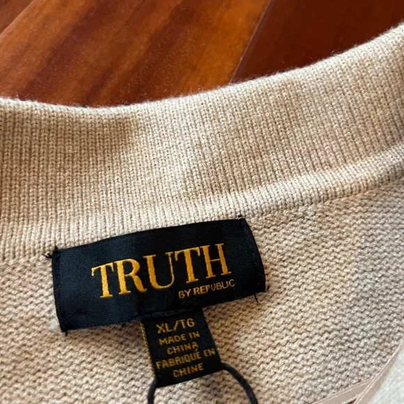 Truth Sweater Knit Top Collared By Republic Almond Bisque Beige Polo New Size XL - Picture 5 of 8